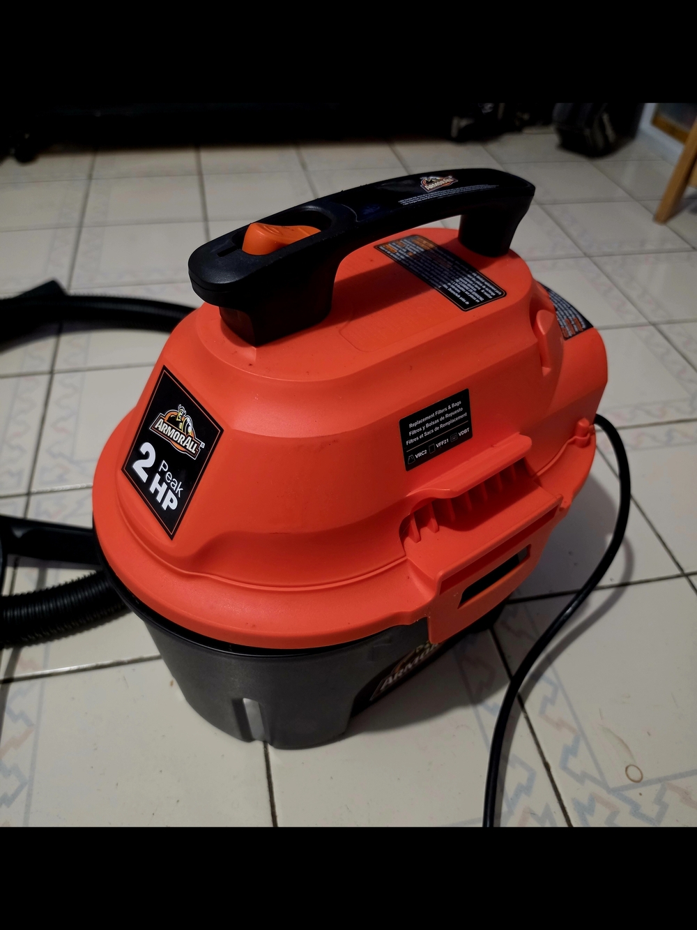 Armor All AA255W Wet/Dry Utility Vac 2.5 Gallon Orange/Black